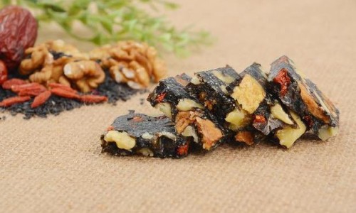 阴囊汗液多怎么回事-阴囊的汗有精液味、男性阴囊出汗是什么病 -精囊下边出汗网